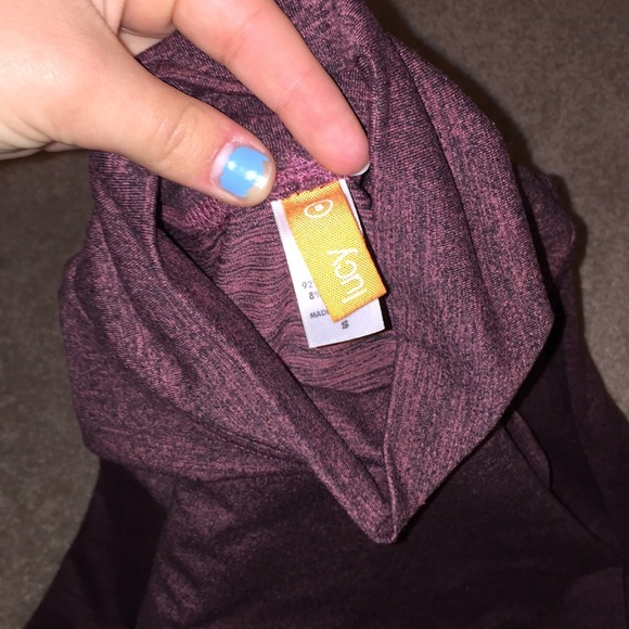 Lucy maroon long sleeve turtle neck - Picture 2 of 3